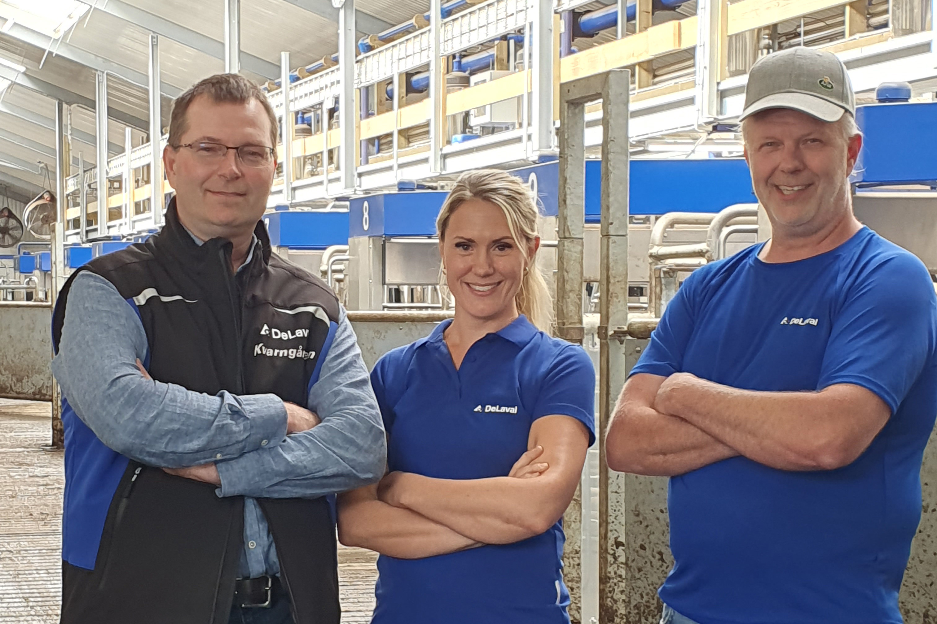 Bild 2: Lars Paulson (Eigentümer), Caroline Böregård (Herdenmanagerin) und Martin Paulson (Betriebsleiter) vom Betrieb Kvangården in Halland/ Schweden