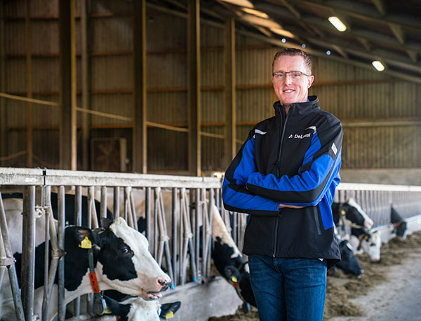 Bild 2: Martin Brandsma, Landwirt und Fütterungsberater aus den Niederlanden, nutzt die Milchinhaltsstoffanalyse bereits erfolgreich auf seinem Betrieb&nbsp;