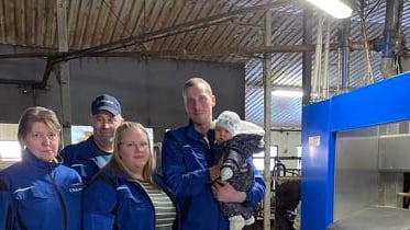 Tomi ja Sini Haaviston tilalla Yli-Ullavassa on rikottu Suomen ennätys: miljoona litraa meijerimaitoa yhdellä DeLavalin VMS V310 -lypsyrobotilla!