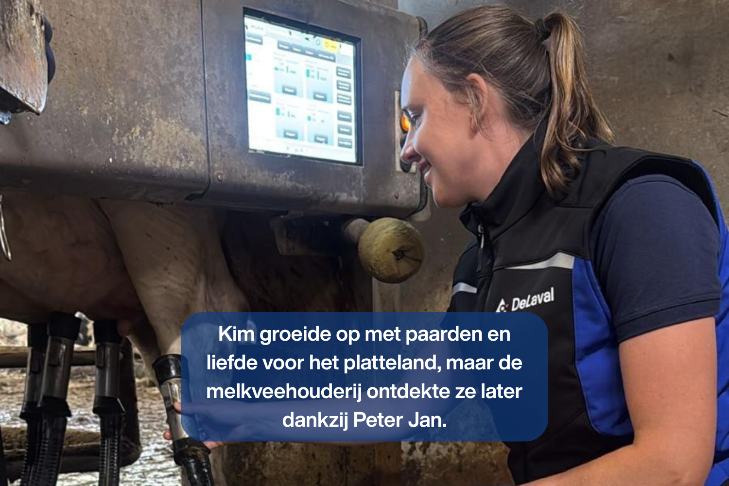 Melkveehouder Kim vd Elsen van melkveebedrijf de Zandslagen bij de VMS V300 melkrobot van DeLaval