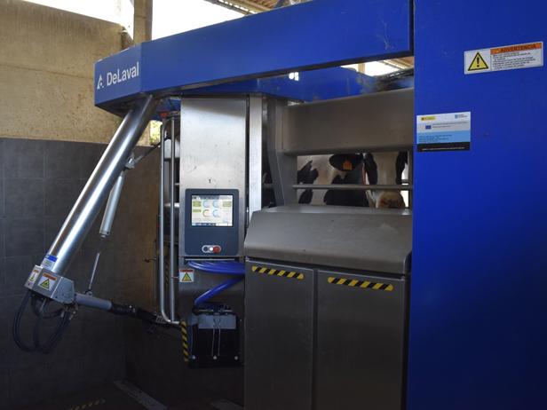 robot-de-ordeño-delaval-ganaderia-casa-das-pedras