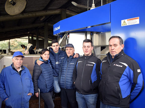 ganaderos DeLaval granja estanqueiro con distribuidor tecnolaval